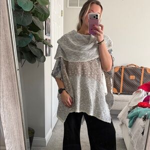 Umgee Light Gray Knit Wrap